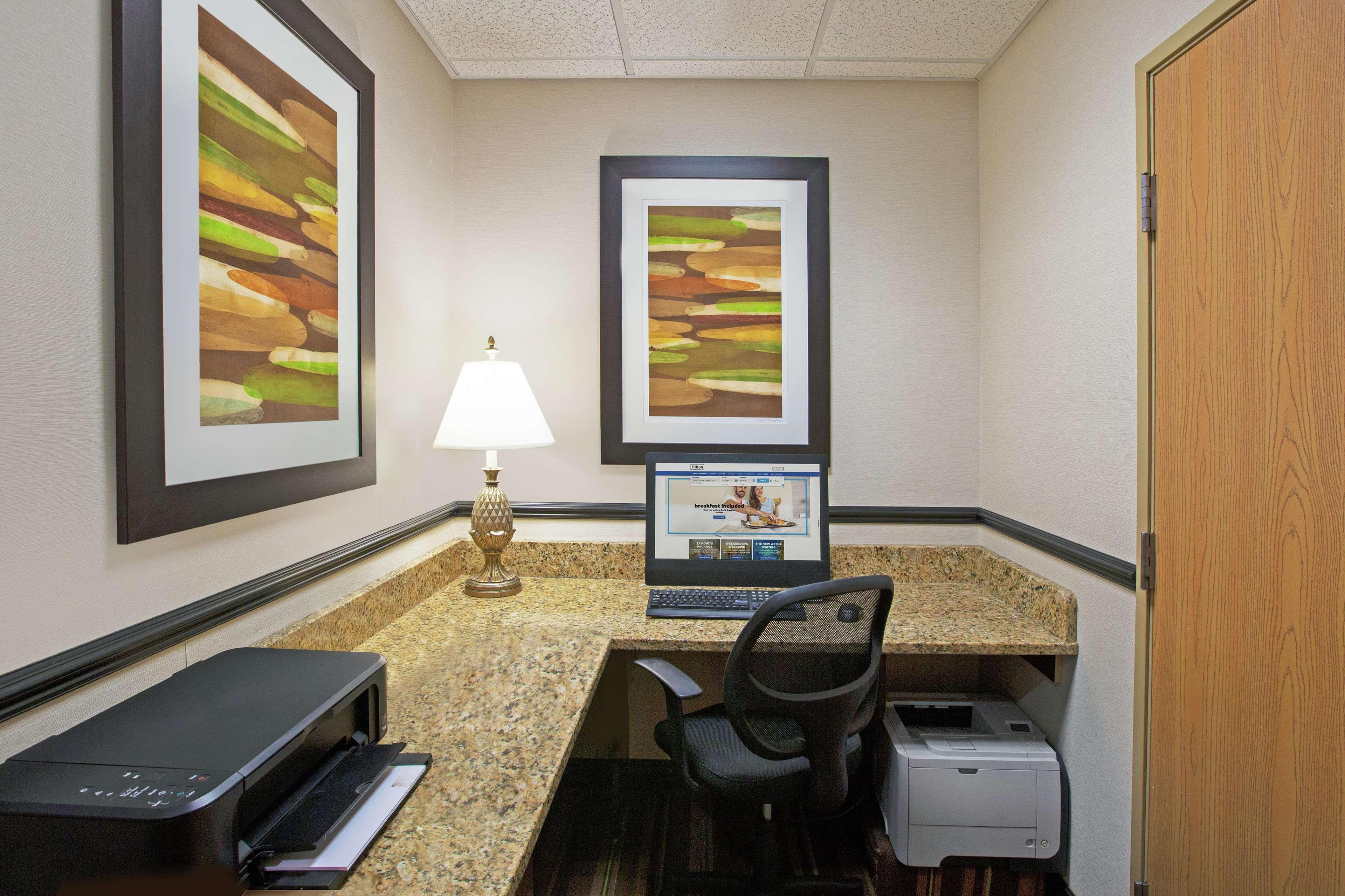 Hampton Inn South Heritage Park Lincoln Exterior photo