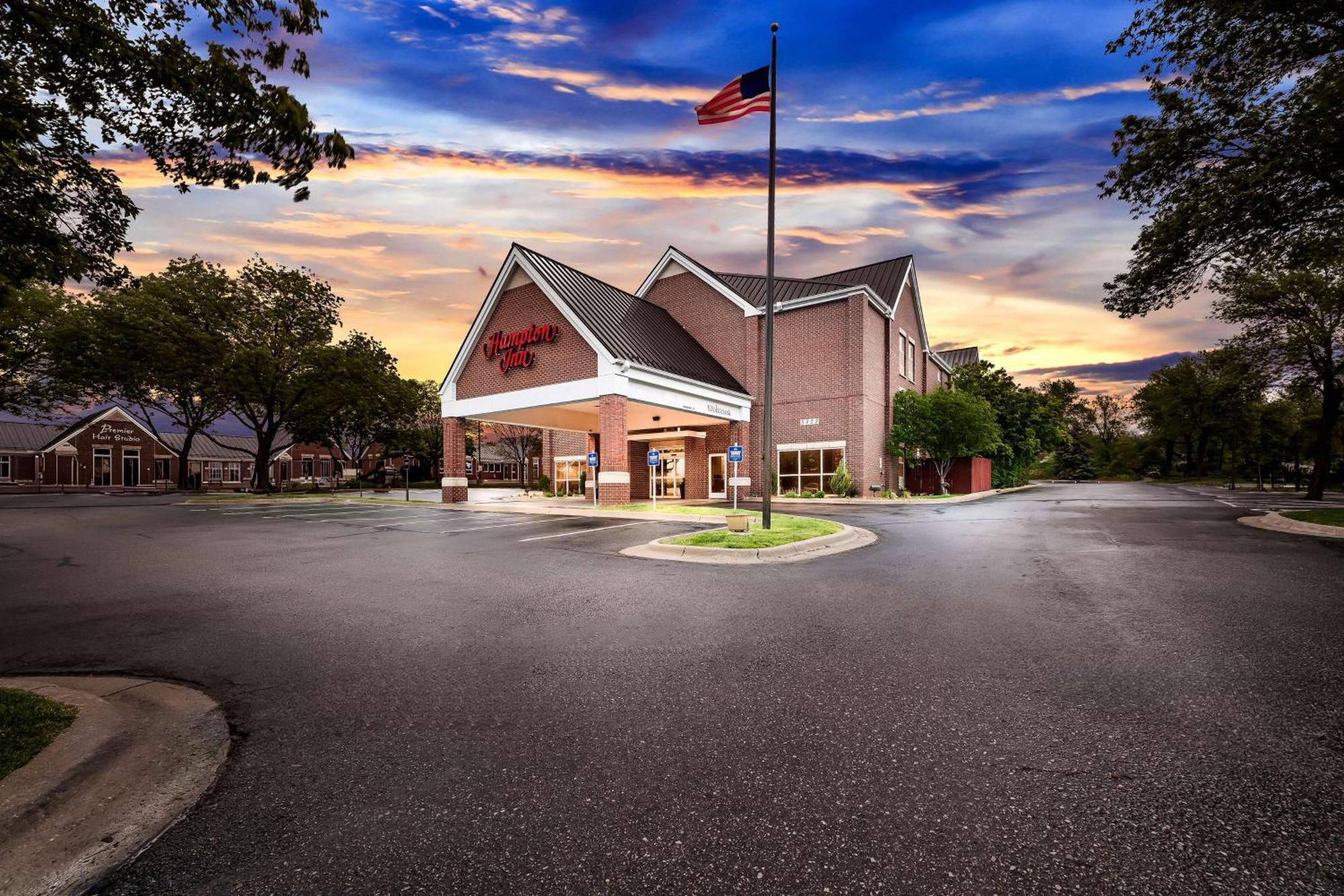 Hampton Inn South Heritage Park Lincoln Exterior photo