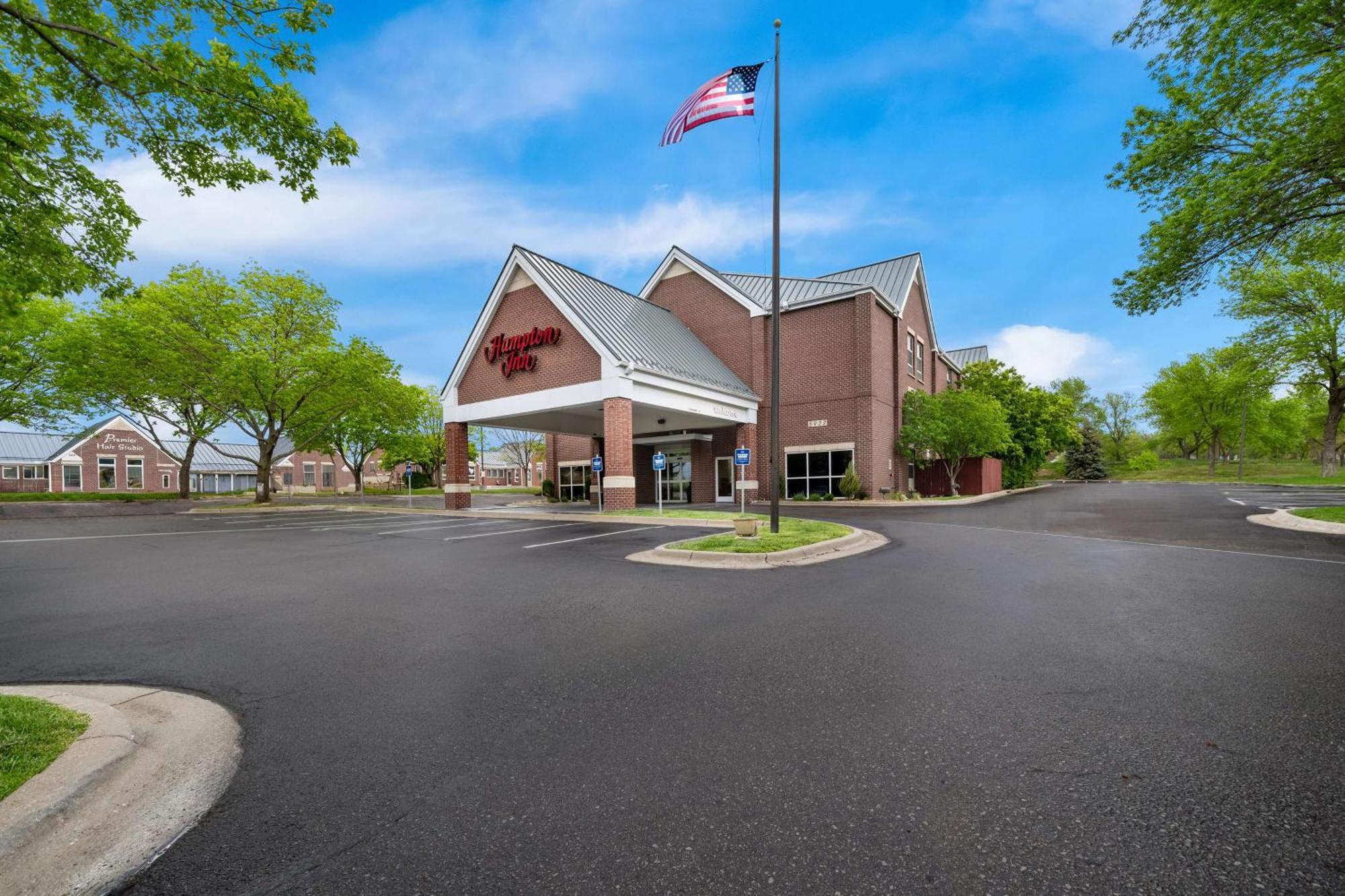 Hampton Inn South Heritage Park Lincoln Exterior photo